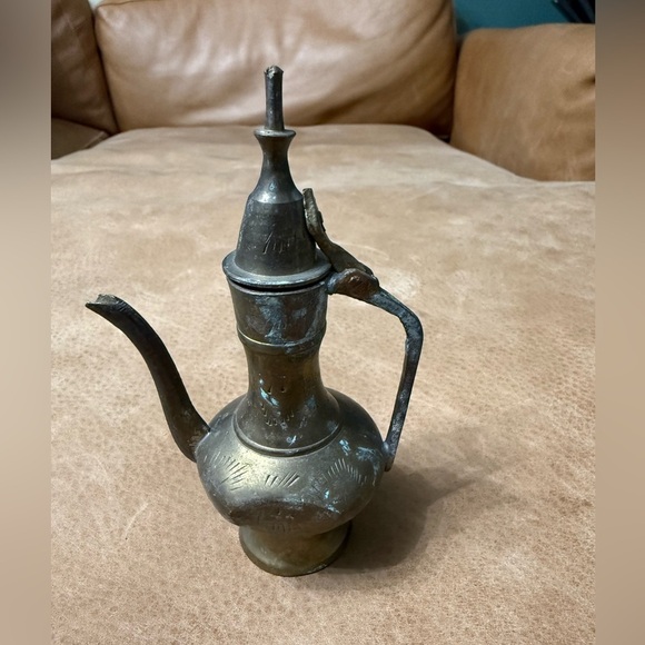 Vintage Etched Brass Mini Teapot/Coffee Pot With A Long Spout Ornate - Picture 2 of 6